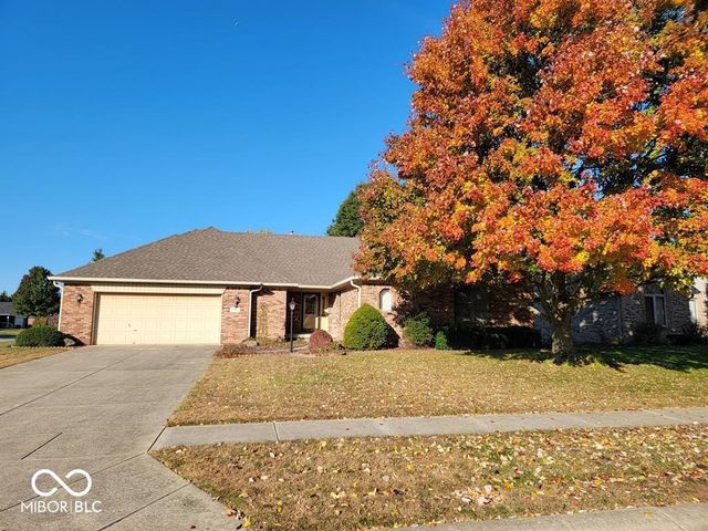 412 Hall Drive, Greenwood, IN 46142