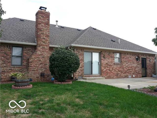 412 Hall Drive, Greenwood, IN 46142