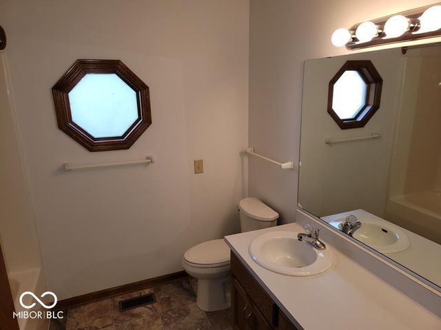 412 Hall Drive, Greenwood, IN 46142