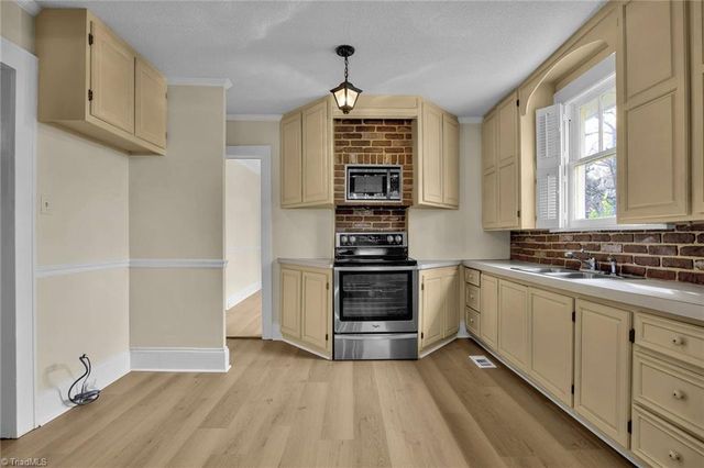 324 S Whitehead Avenue, Spencer, NC 28159