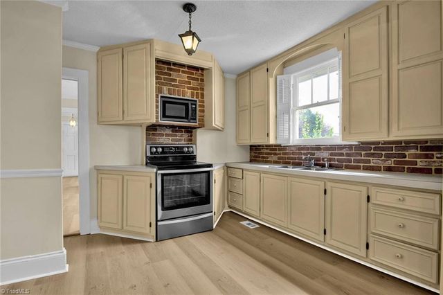 324 S Whitehead Avenue, Spencer, NC 28159