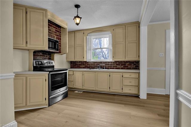 324 S Whitehead Avenue, Spencer, NC 28159