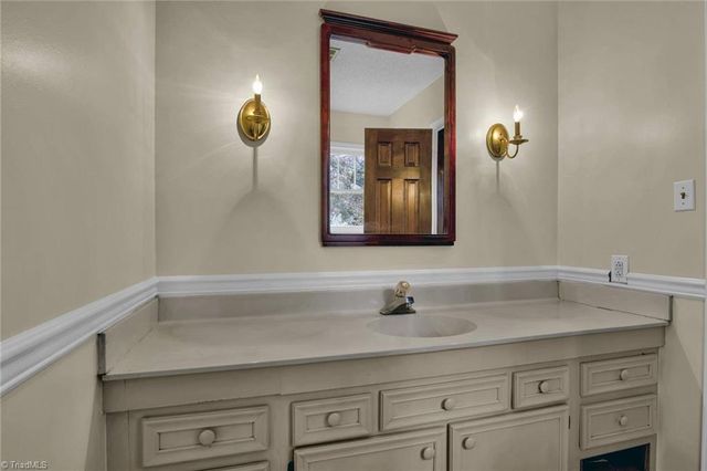 324 S Whitehead Avenue, Spencer, NC 28159