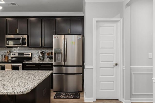 1215 Campbell Pine Trail, Lawrenceville, GA 30045