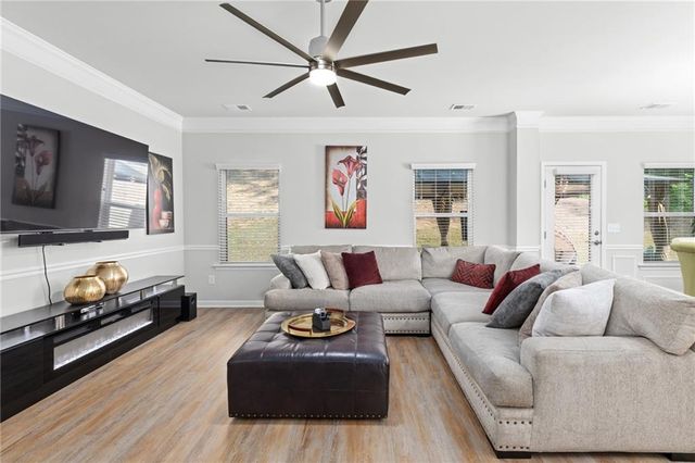 1215 Campbell Pine Trail, Lawrenceville, GA 30045