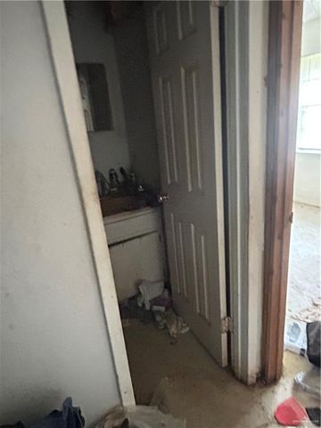 201 E Ricky Crossland Avenue, Elsa, TX 78543
