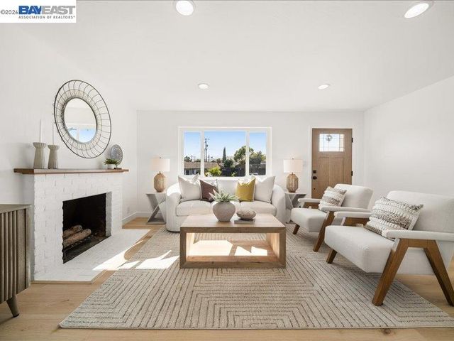 7654 Brighton Dr, Dublin, CA 94568