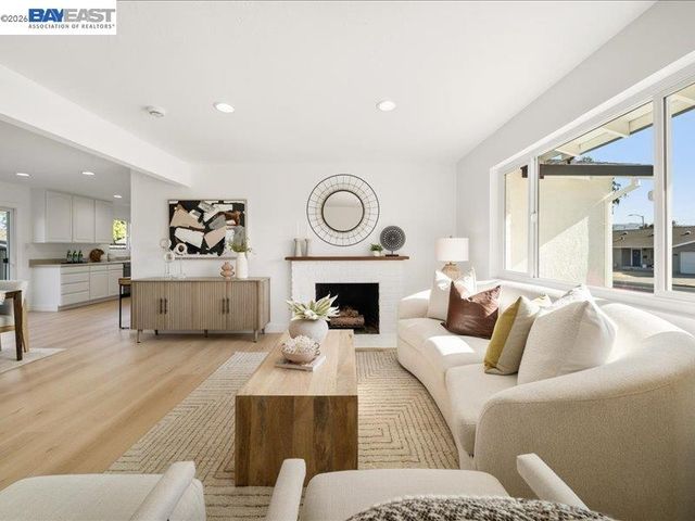 7654 Brighton Dr, Dublin, CA 94568