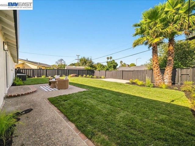 7654 Brighton Dr, Dublin, CA 94568