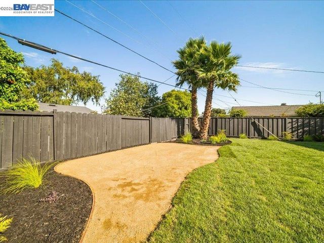 7654 Brighton Dr, Dublin, CA 94568