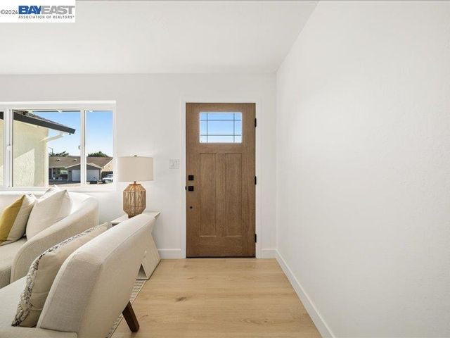 7654 Brighton Dr, Dublin, CA 94568