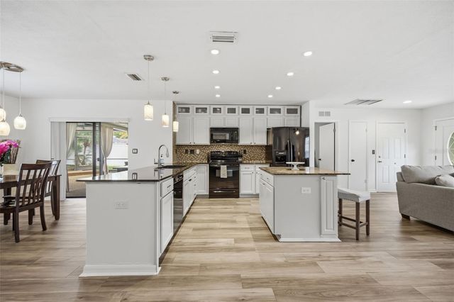 102 PEACOCK CIRCLE, Safety Harbor, FL 34695