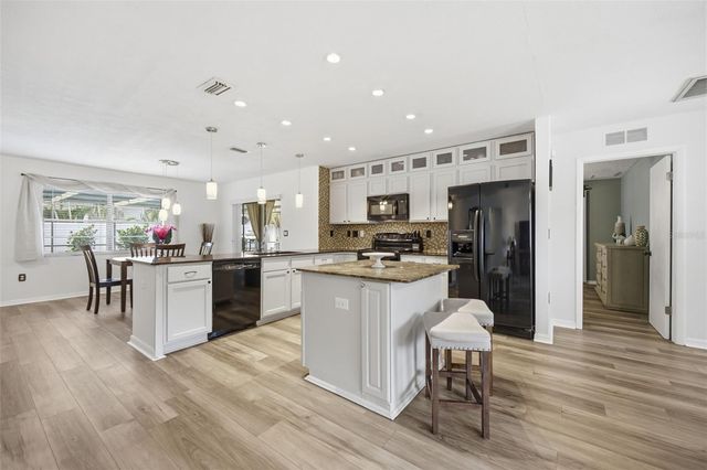 102 PEACOCK CIRCLE, Safety Harbor, FL 34695