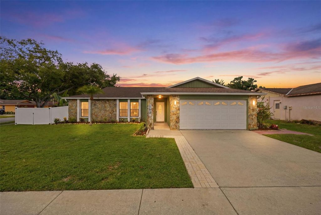 102 PEACOCK CIRCLE, Safety Harbor, FL 34695