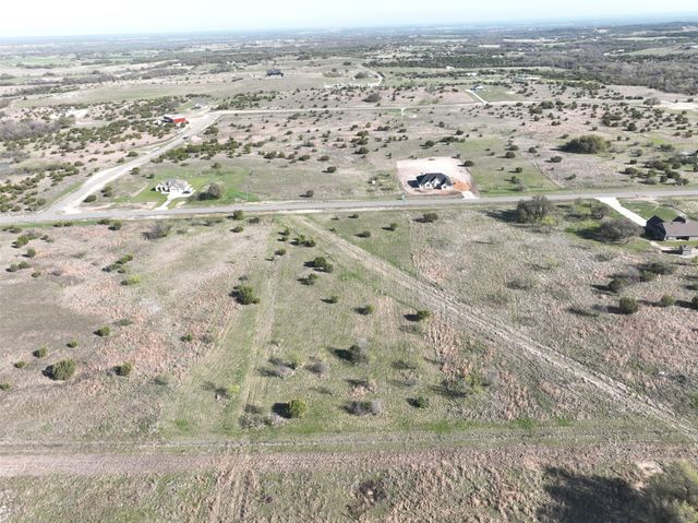 172 Gilmore Court, Lipan, TX 76462
