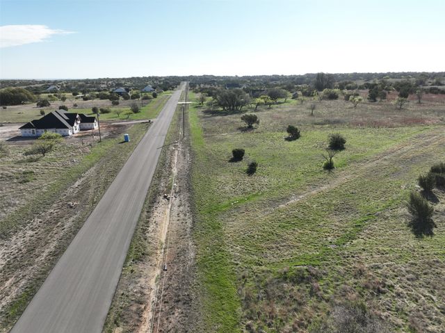 172 Gilmore Court, Lipan, TX 76462