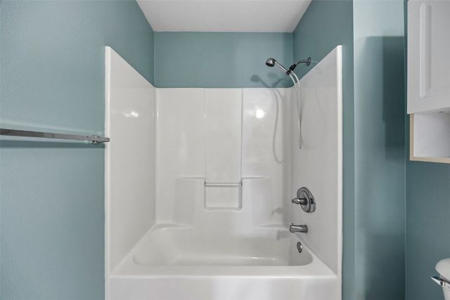 72 Miller Ave SW SW 8, Cedar Rapids, IA 52404