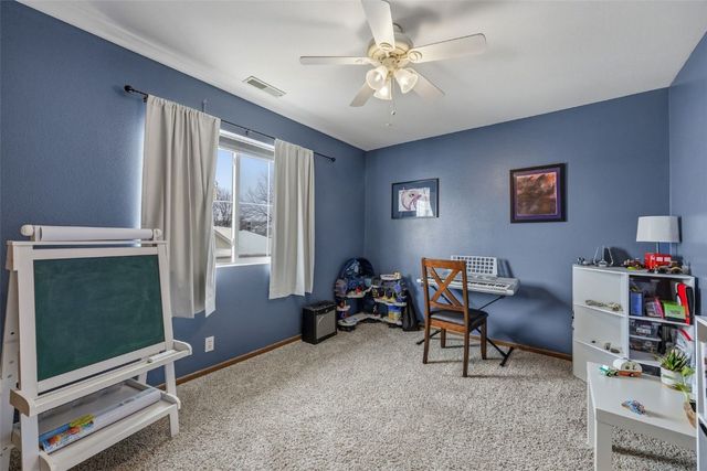 72 Miller Ave SW SW 8, Cedar Rapids, IA 52404