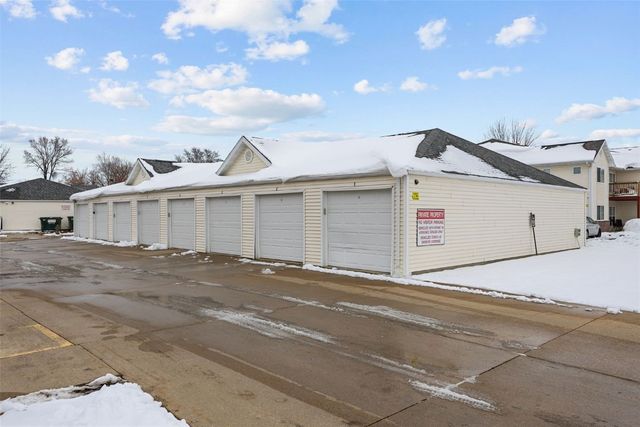 72 Miller Ave SW SW 8, Cedar Rapids, IA 52404