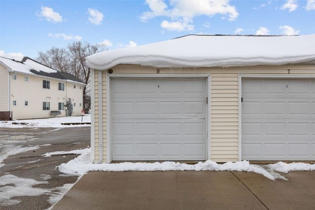 72 Miller Ave SW SW 8, Cedar Rapids, IA 52404