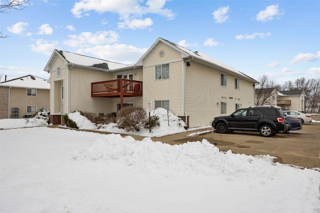 72 Miller Ave SW SW 8, Cedar Rapids, IA 52404