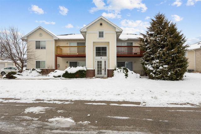 72 Miller Ave SW SW 8, Cedar Rapids, IA 52404