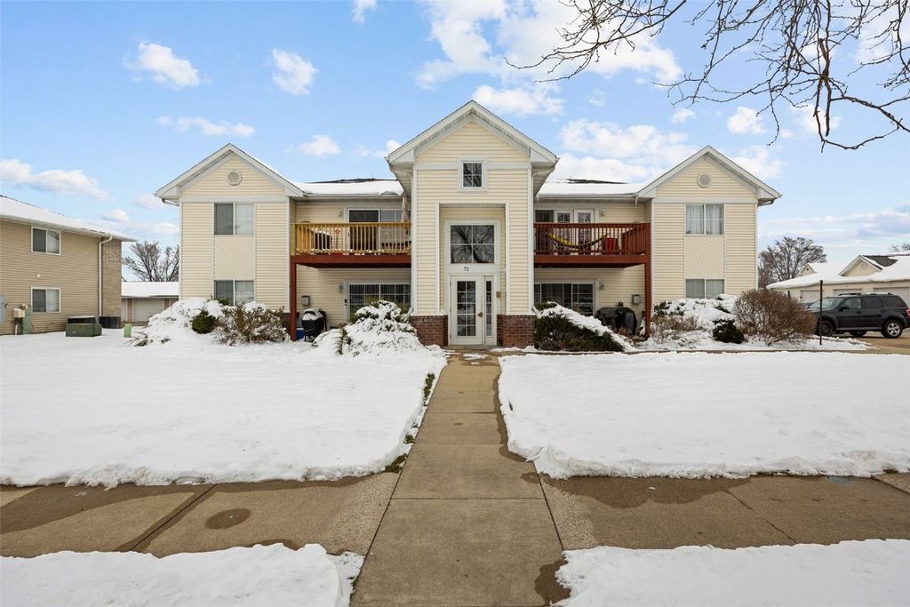 72 Miller Ave SW SW 8, Cedar Rapids, IA 52404