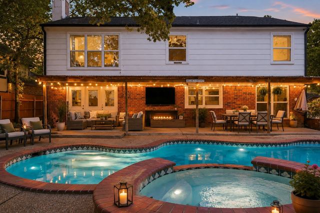 6832 Parkwood Drive, North Richland Hills, TX 76182