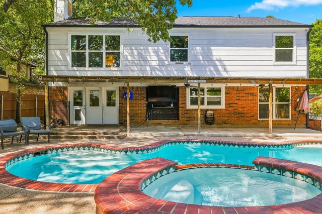 6832 Parkwood Drive, North Richland Hills, TX 76182