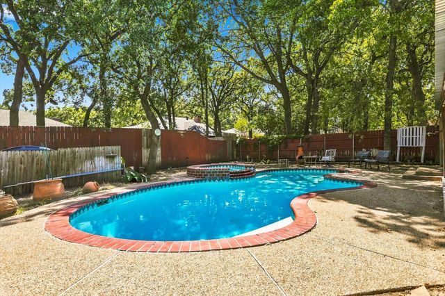 6832 Parkwood Drive, North Richland Hills, TX 76182