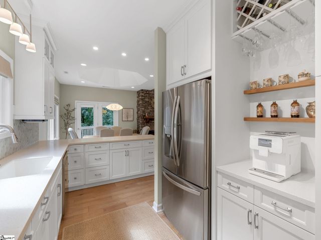 15 Grosbeak Way, Landrum, SC 29356