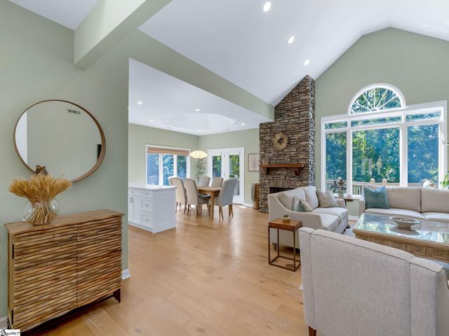 15 Grosbeak Way, Landrum, SC 29356