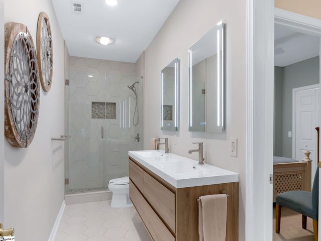 15 Grosbeak Way, Landrum, SC 29356