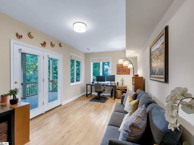 15 Grosbeak Way, Landrum, SC 29356