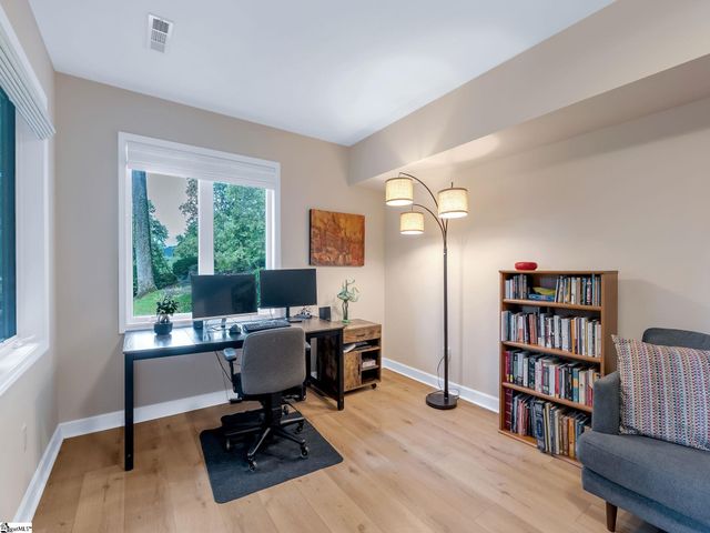 15 Grosbeak Way, Landrum, SC 29356