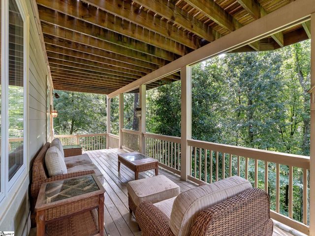 15 Grosbeak Way, Landrum, SC 29356