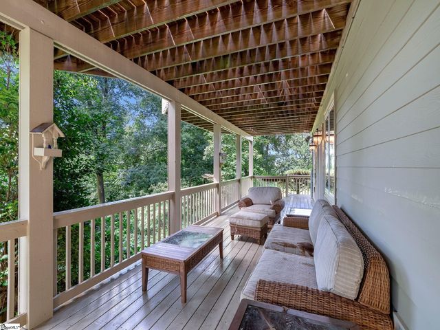 15 Grosbeak Way, Landrum, SC 29356