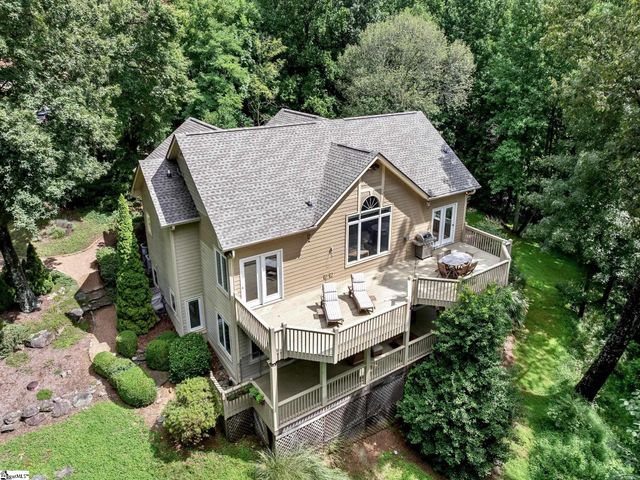 15 Grosbeak Way, Landrum, SC 29356