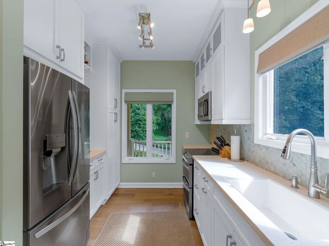 15 Grosbeak Way, Landrum, SC 29356