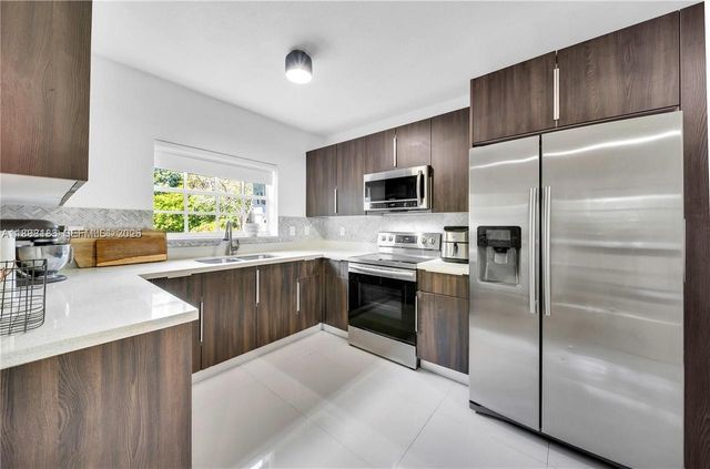 555 NE 127th Street, North Miami, FL 33161