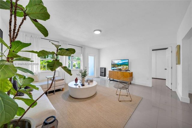 555 NE 127th Street, North Miami, FL 33161
