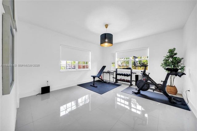 555 NE 127th Street, North Miami, FL 33161