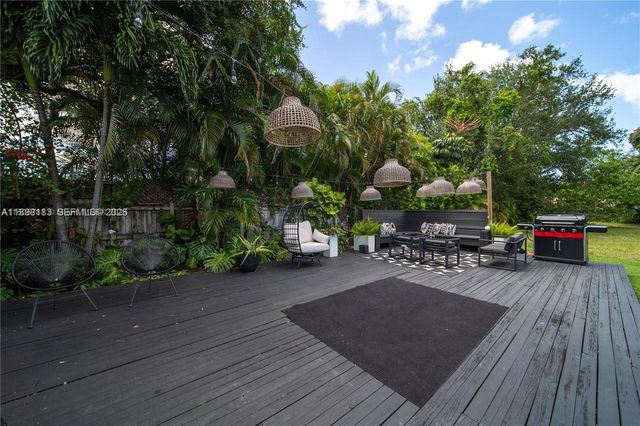 555 NE 127th Street, North Miami, FL 33161