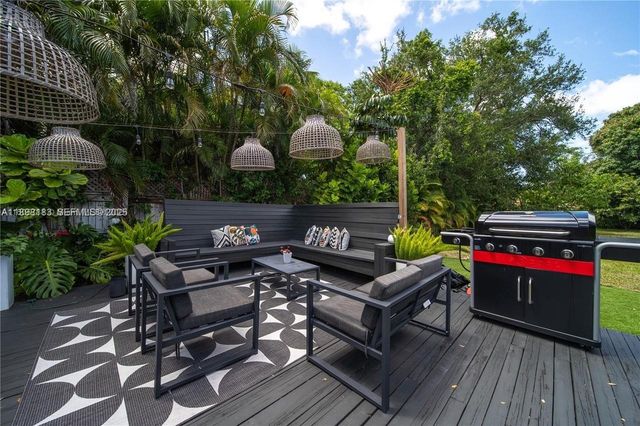 555 NE 127th Street, North Miami, FL 33161