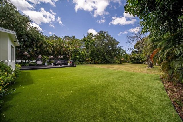 555 NE 127th Street, North Miami, FL 33161