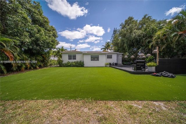 555 NE 127th Street, North Miami, FL 33161