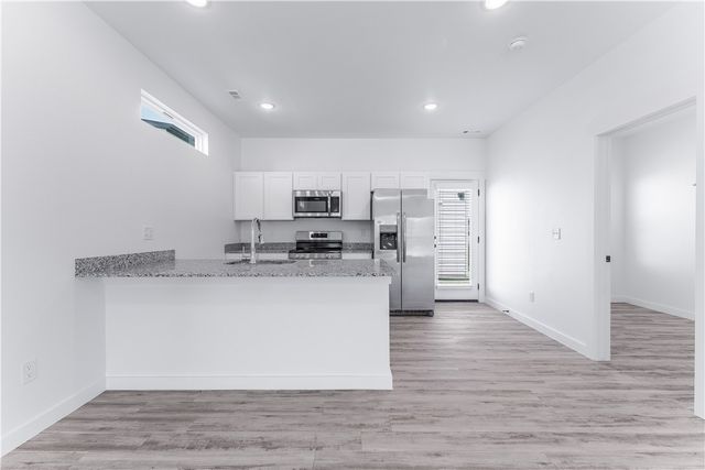 860 States Avenue, Bentonville, AR 72713