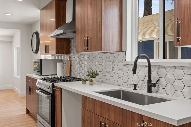 5107 Cimarron, Los Angeles, CA 90062