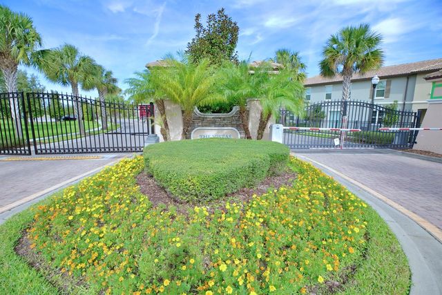 1294 ROYAL ST GEORGE BOULEVARD, Davenport, FL 33896
