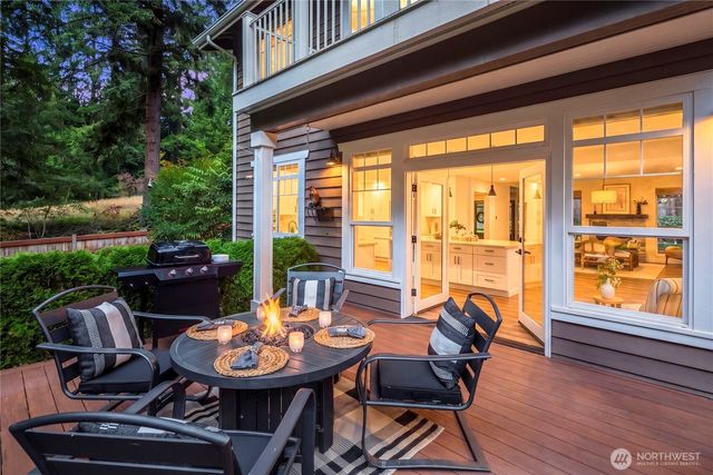 2609 E Beaver Lake Drive SE, Sammamish, WA 98075